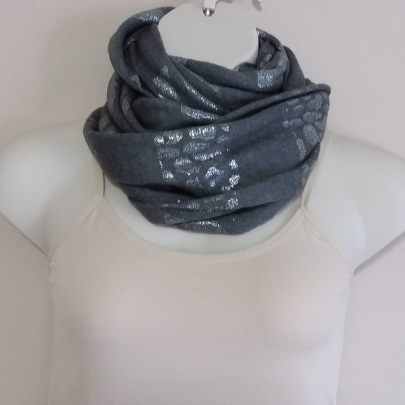 ☆☆SOLD☆☆ Express Animal Print Shimmer Infinity Scarf - Picture 2 of 8